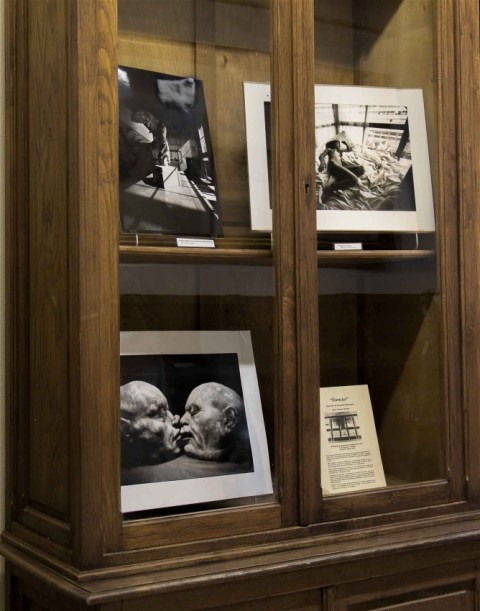 Abajo: Creaciones de Rigoberto. Aula de modelado. Facultad de Bellas Artes (1440 minutos de exposicin). Arriba izda.: Victoria de Samotracia. Hall de la Facultad de Bellas Artes (22 minutos de exposicin). Arriba dcha.: El sueo de Alicia (40 minutos de 