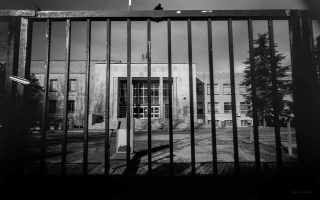 Cancela de la Facultad de Bellas Artes (12 minutos de exposicin)