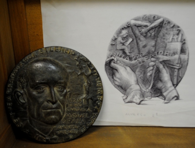 Dibujo y medalla Centro Cultural Manuel de Falla.